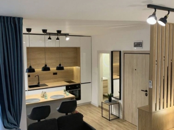 Дава се под наем Едностаен апартамент в Пловдив, Център - 44 кв.м за 408 € - Снимка #1