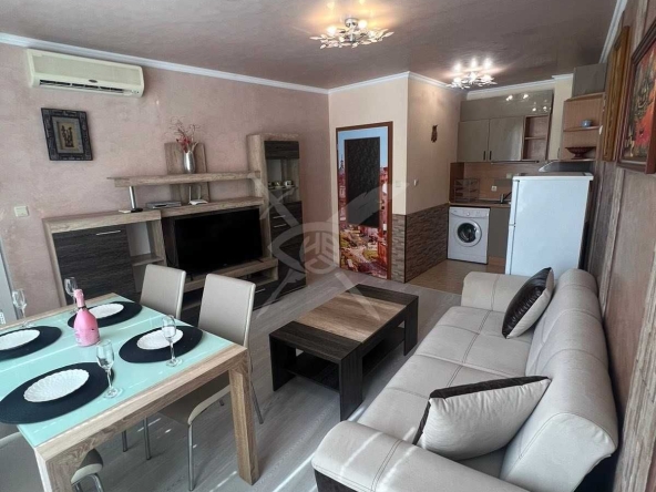 Двустаен апартамент в к.к. Слънчев бряг - 66 кв.м за 1243 €/кв.м - Снимка #1