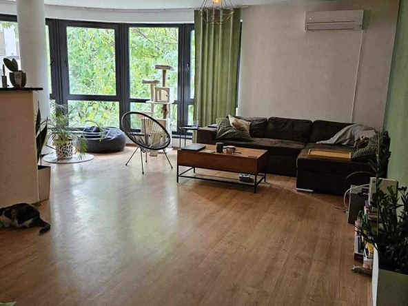 Дава се под наем Тристаен апартамент в София, Център - 150 кв.м за 1151 € - Снимка #1