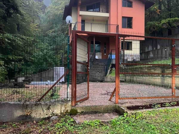 Къща в Пловдив, Кършияка - 170 кв.м за 2000 €/кв.м - Снимка #1