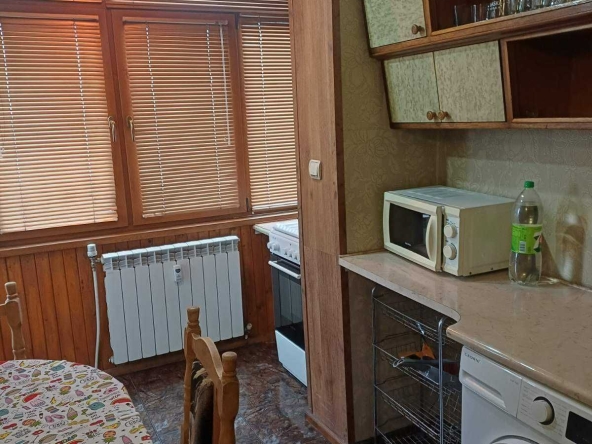 Дава се под наем Двустаен апартамент в Плевен, Идеален център - 70 кв.м за 306 € - Снимка #1