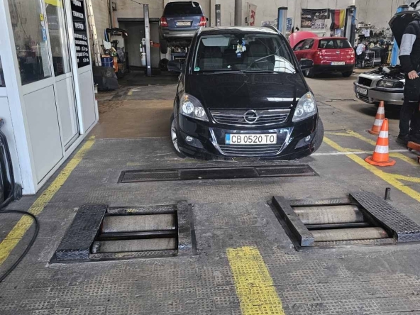 Дава се под наем Гараж / Паркомясто в София, Дружба 1 - 70 кв.м за 1275 € - Снимка #1