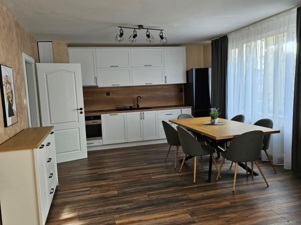 Тристаен апартамент в Варна, Победа - 119 кв.м за 2353 €/кв.м - Снимка #1