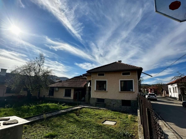 Къща в Априлци - 82 кв.м за 2183 €/кв.м - Снимка #1