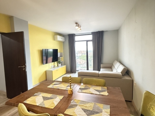 Тристаен апартамент в Плевен, Широк център - 93 кв.м за 1850 €/кв.м - Снимка #1