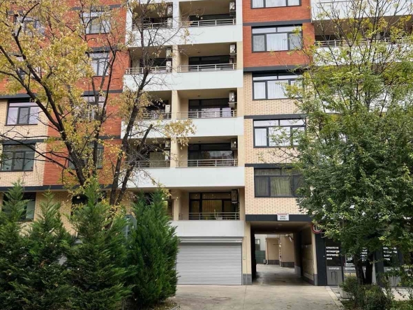 Дава се под наем Двустаен апартамент в Пловдив, Гагарин - 65 кв.м за 382.5 € - Снимка #1