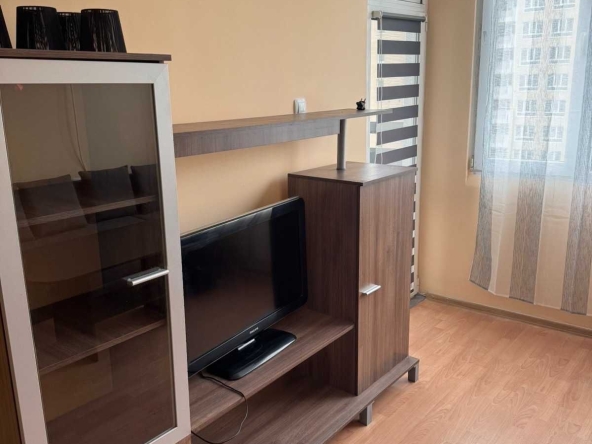 Дава се под наем Двустаен апартамент в Пловдив, Тракия - 50 кв.м за 280.5 € - Снимка #1