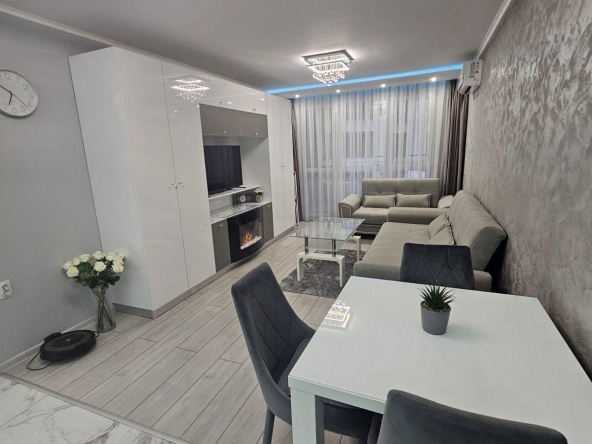 Дава се под наем Двустаен апартамент в Пловдив, Младежки Хълм - 73 кв.м за 664 € - Снимка #1