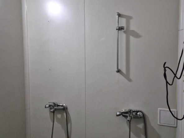 Дава се под наем Промишлена сграда в Пловдив, Индустриална зона - Север - 408 кв.м за 2000 € - Снимка #1