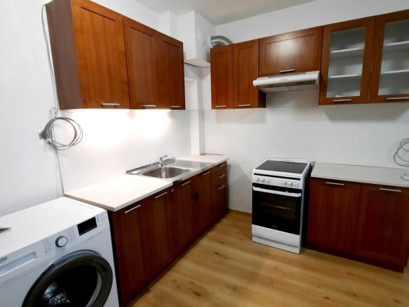 Дава се под наем Тристаен апартамент в Варна, Галата - 78 кв.м за 408 € - Снимка #1