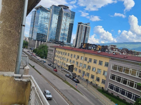 Тристаен апартамент в София, 7-ми 11-ти километър - 72 кв.м за 3750 €/кв.м - Снимка #1