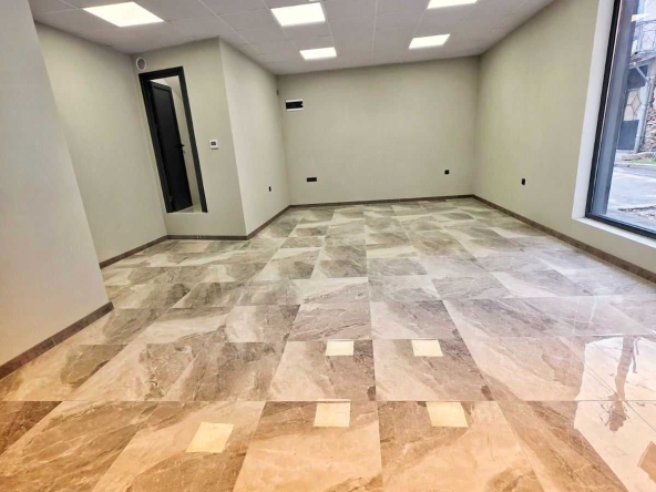 Магазин в Асеновград - 60 кв.м за 7 €/кв.м - Снимка #1