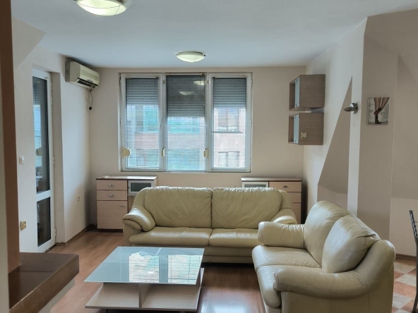 Тристаен апартамент в Плевен, Широк център - 105 кв.м за 1467 €/кв.м - Снимка #1