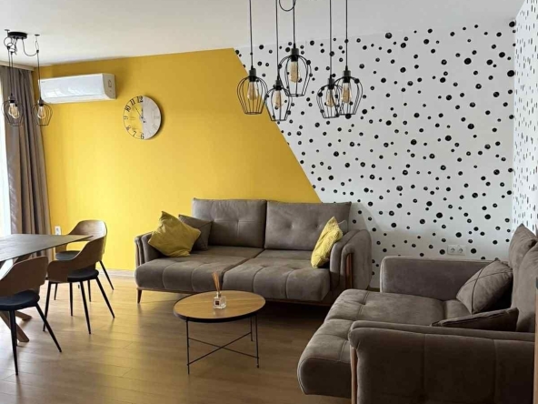 Дава се под наем Двустаен апартамент в Пловдив, Христо Смирненски - 90 кв.м за 460 € - Снимка #1