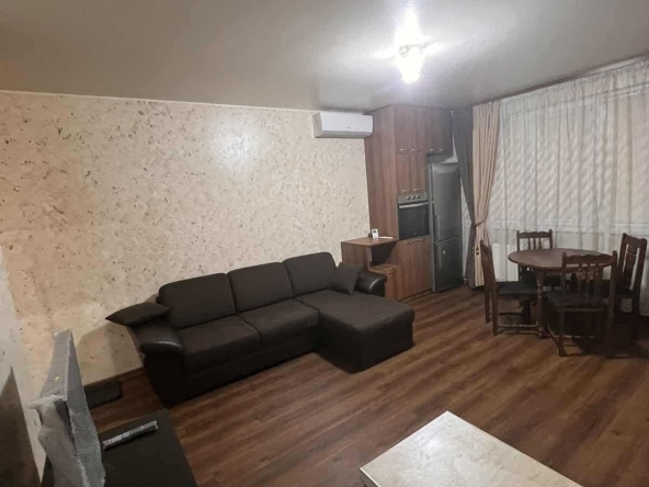 Дава се под наем Тристаен апартамент в София, Надежда 2 - 85 кв.м за 716 € - Снимка #1