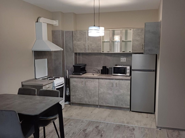 Дава се под наем Двустаен апартамент в Пловдив, Остромила - 60 кв.м за 409 € - Снимка #1