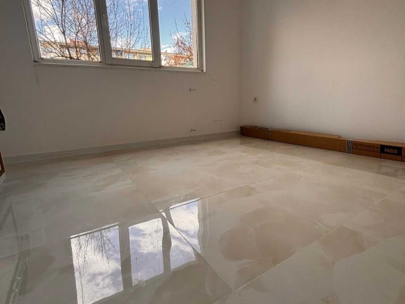 Двустаен апартамент в София, Център - 60 кв.м за 2334 €/кв.м - Снимка #1