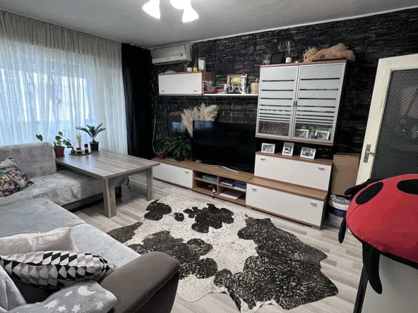 Тристаен апартамент в Хасково, Младежки хълм - 86 кв.м за 833 €/кв.м - Снимка #1