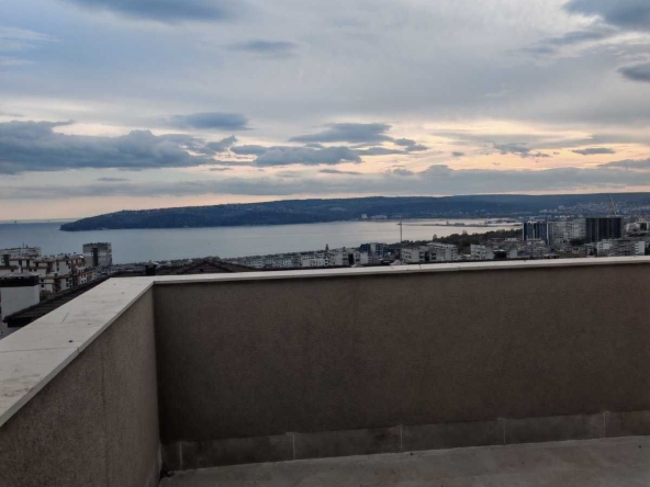 Дава се под наем Тристаен апартамент в Варна, Бриз - 113 кв.м за 299000 € - Снимка #1