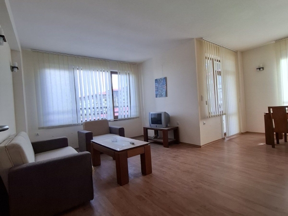 Тристаен апартамент в Пловдив, Гагарин - 130 кв.м за 477 €/кв.м - Снимка #1