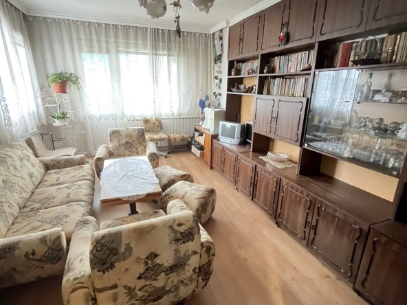 Двустаен апартамент в Ловеч, Младост - 75 кв.м за 614 €/кв.м - Снимка #1