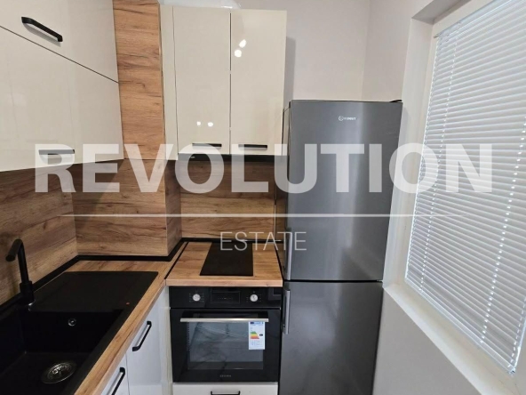 Дава се под наем Тристаен апартамент в Варна, Цветен квартал - 75 кв.м за 800 € - Снимка #1