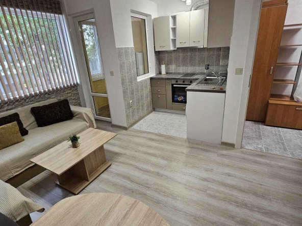 Дава се под наем Двустаен апартамент в Варна, Лятно кино Тракия - 45 кв.м за 485 € - Снимка #1