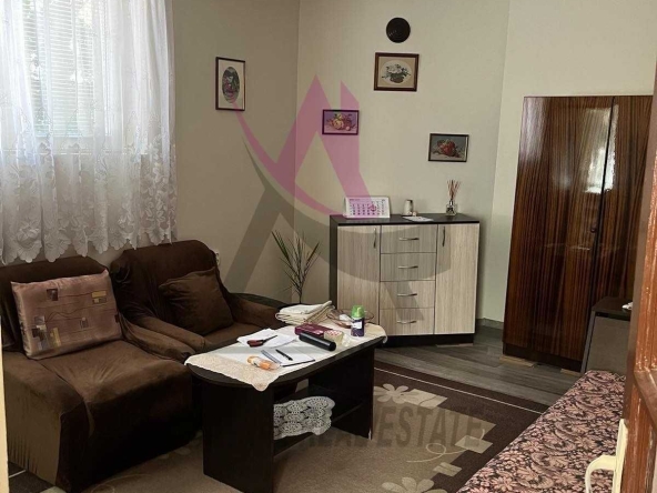 Дава се под наем Едностаен апартамент в Варна, Червен площад - 25 кв.м за 225 € - Снимка #1