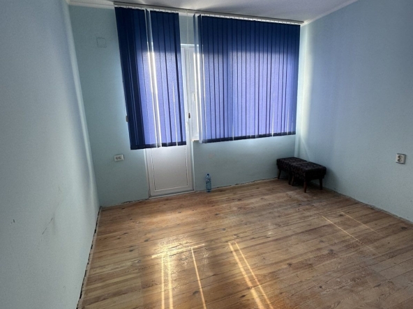 Четиристаен апартамент в Хасково, Куба - 96 кв.м за 903 €/кв.м - Снимка #1