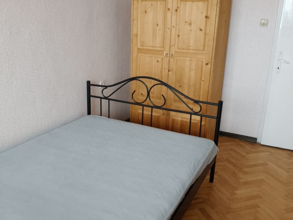 Дава се под наем Тристаен апартамент в Русе, Широк център - 100 кв.м за 306 € - Снимка #1