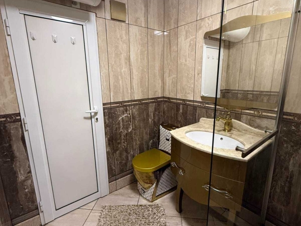 Двустаен апартамент в Шумен, Боян Българанов 1 - 68 кв.м за 1913 €/кв.м - Снимка #1