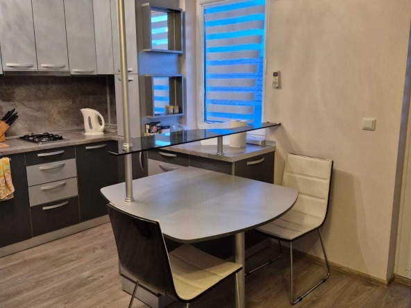 Дава се под наем Тристаен апартамент в Варна, Виница - 80 кв.м за 637.5 € - Снимка #1