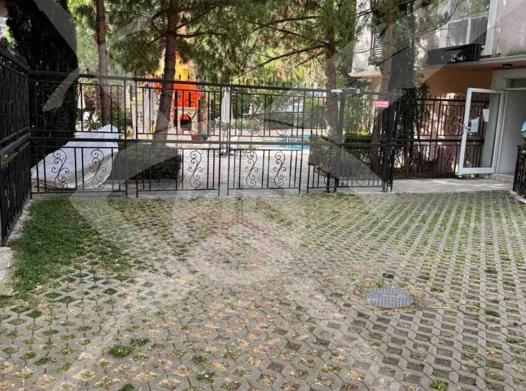 Дава се под наем Гараж / Паркомясто в к.к. Слънчев бряг - 14 кв.м за 20000 € - Снимка #1