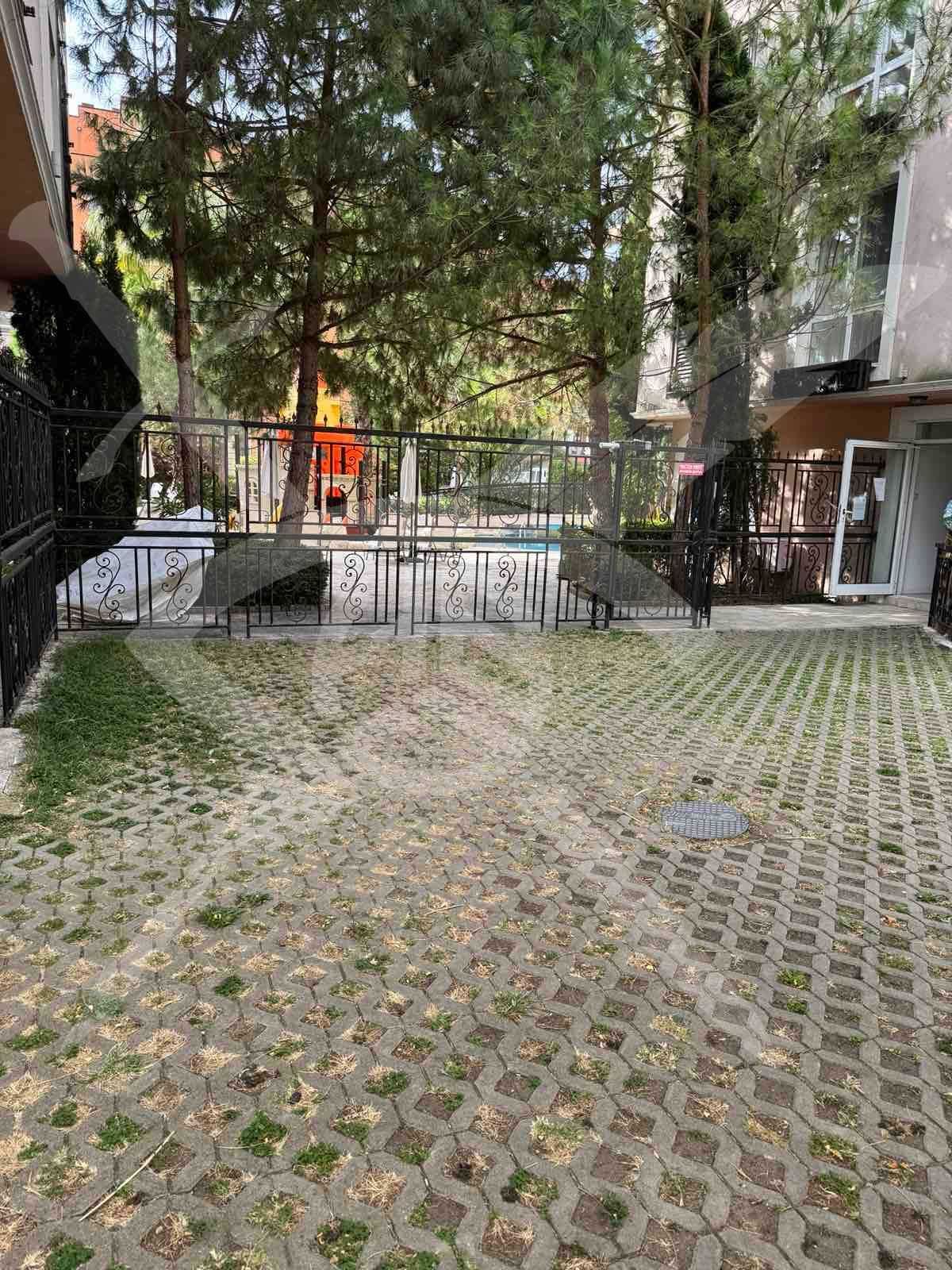 Дава се под наем Гараж / Паркомясто в к.к. Слънчев бряг - 14 кв.м за 20000 € - Снимка #1