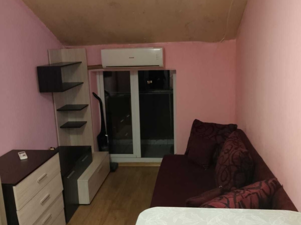 Дава се под наем Едностаен апартамент в Варна, Централна поща - 28 кв.м за 229.5 € - Снимка #1