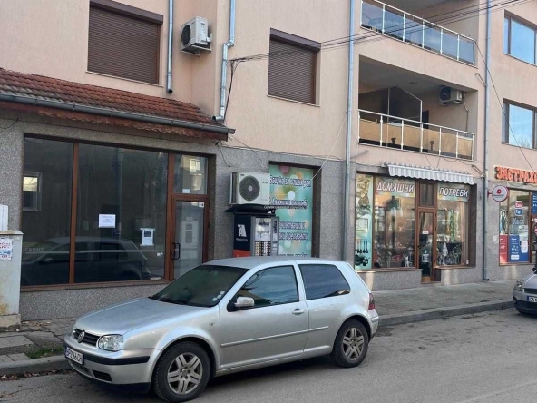 Дава се под наем Магазин в Мездра - 75 кв.м за 255 € - Снимка #1