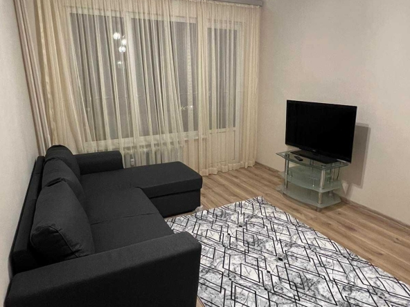 Дава се под наем Тристаен апартамент в Пловдив, Кършияка - 75 кв.м за 325 € - Снимка #1