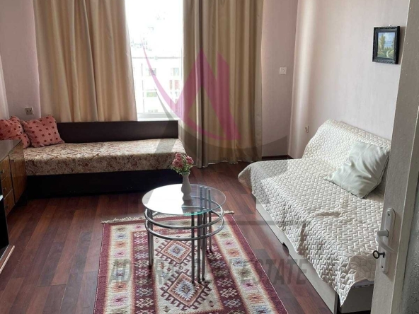 Дава се под наем Четиристаен апартамент в Варна, Базар Левски - 105 кв.м за 409 € - Снимка #1