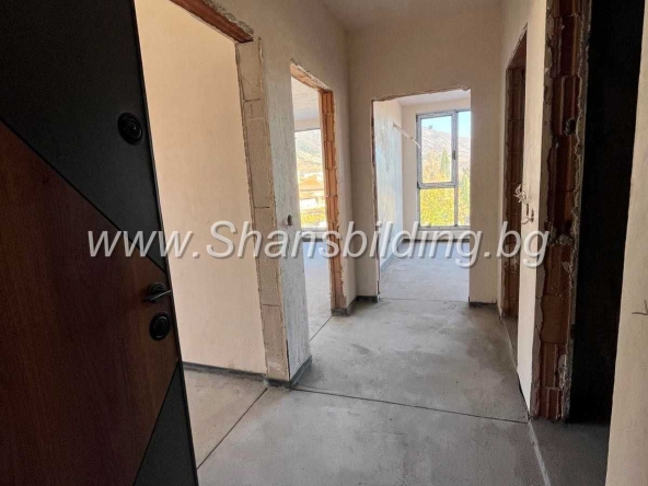 Тристаен апартамент в Карлово - 92 кв.м за 1190 €/кв.м - Снимка #1