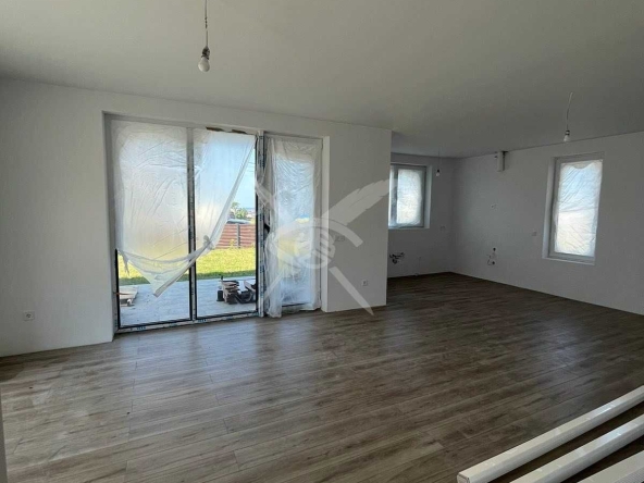 Къща в с. Синеморец, Област Бургас - 302 кв.м за 1782 €/кв.м - Снимка #1