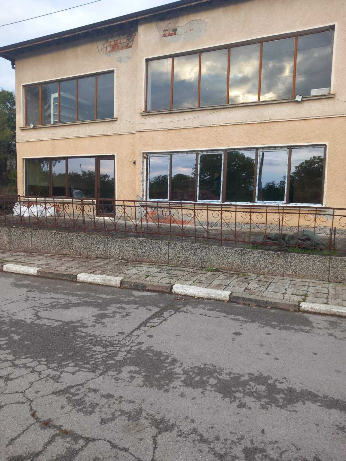 Дава се под наем Магазин в Перник, Изток - 185 кв.м за 348.84 € - Снимка #1