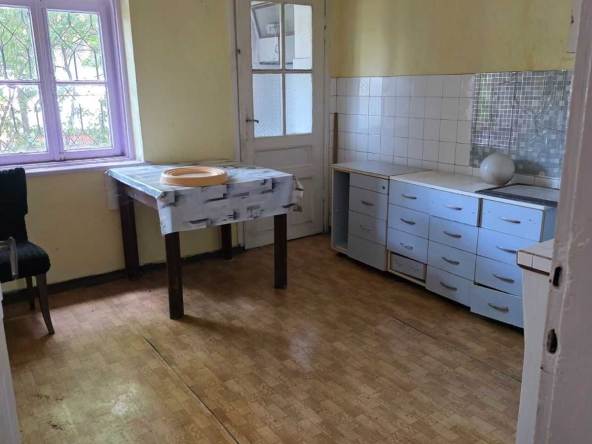 Етаж от къща в Хасково, Училищни - 94 кв.м за 514 €/кв.м - Снимка #1