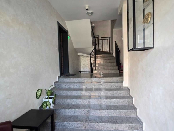 Дава се под наем Тристаен апартамент в Пловдив, Беломорски - 75 кв.м за 612 € - Снимка #1