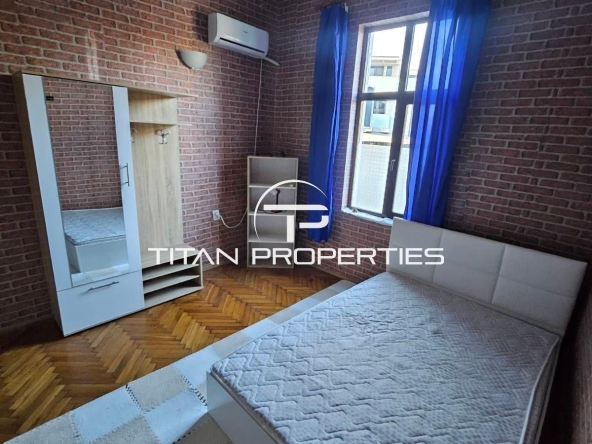 Дава се под наем Двустаен апартамент в Бургас, Център - 60 кв.м за 357 € - Снимка #1