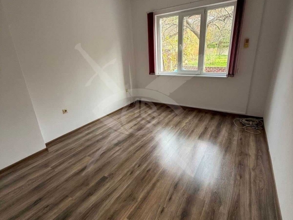 Дава се под наем Къща в Асеновград - 70 кв.м за 348.84 € - Снимка #1