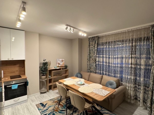 Дава се под наем Тристаен апартамент в Пловдив, Център - 90 кв.м за 797.64 € - Снимка #1