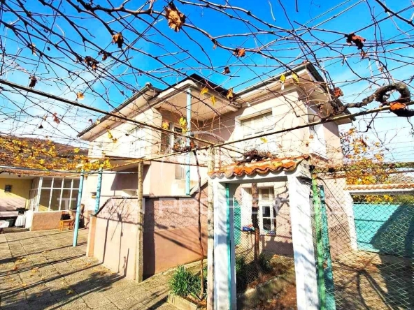 Къща в с. Песнопой, Област Пловдив - 200 кв.м за 141 €/кв.м - Снимка #1