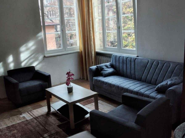 Дава се под наем Двустаен апартамент в София, Център - 75 кв.м за 638.01 € - Снимка #1