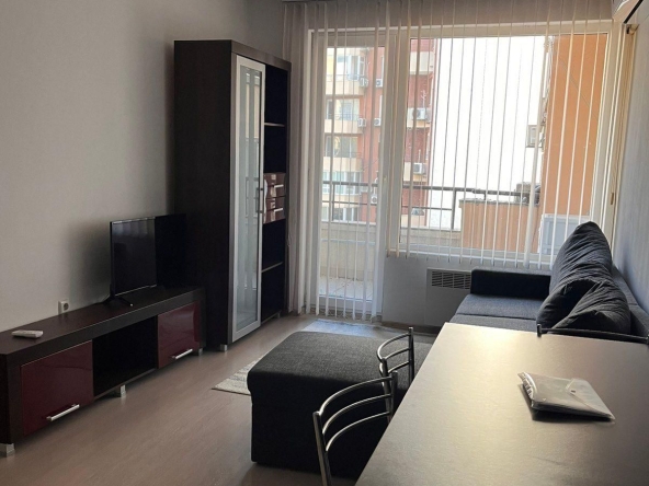 Дава се под наем Двустаен апартамент в Бургас, Изгрев - 53 кв.м за 357 € - Снимка #1