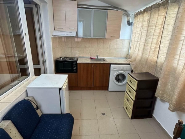 Дава се под наем Едностаен апартамент в Варна, Левски - 25 кв.м за 357 € - Снимка #1